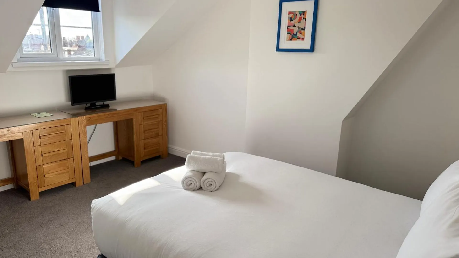Aaron Wise - 09 Coldstream Studios Cardiff Apartment