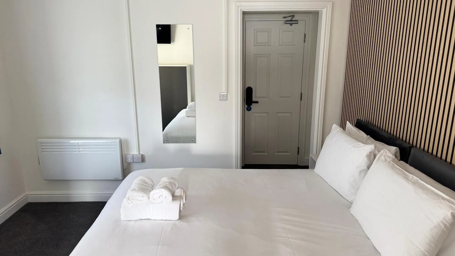 Aaron Wise - 09 Coldstream Studios Cardiff Apartament